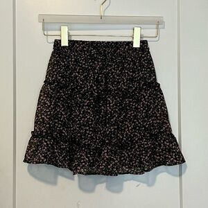 Sienna Sky black floral flowy skirt size XS